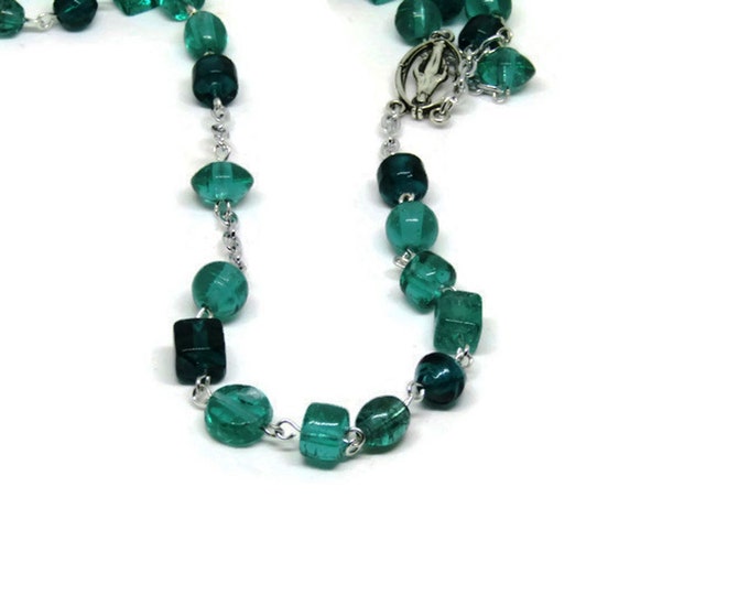 Green Beaded Rosary - Glass Bead Rosary - Baptism Gift - Unisex Rosary - Spiritual Jewelry