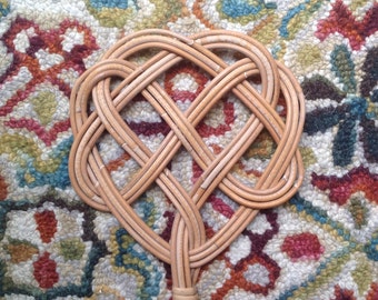 Antique French rug beater / willow carpet beater swatter / rattan French Country rug beater / decorative wall art