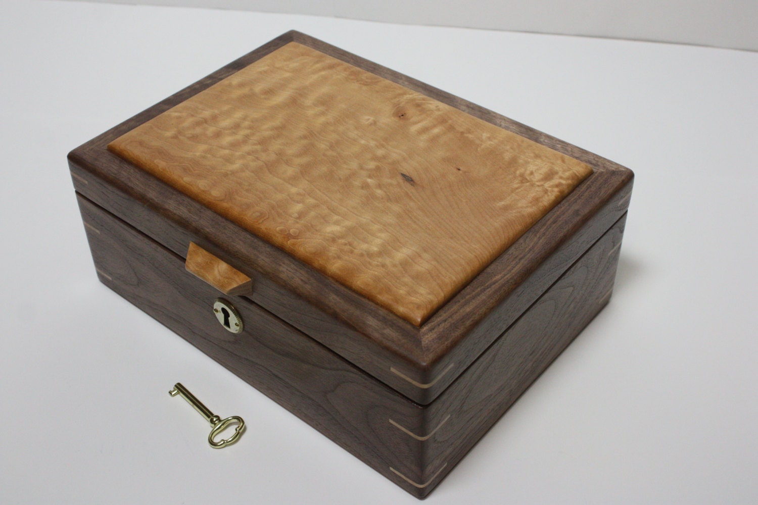 Handmade Black Walnut Wood Box With Quilted Maple Lid Locking