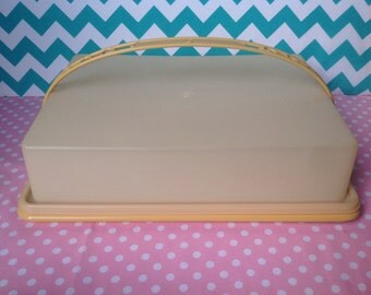 Vintage Tupperware cake carrier in harvest gold, 1970s, sheet cake carrier, rectangular cake plate