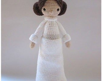 Princess Leia - Crochet Pattern by {Amour Fou}