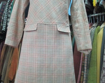 Vestito a quadri anni 60 in panno di lana/Plaid A-line dress of the 60's/Tweed/Scoop necked/Low waist/ Two false pocket lapels/Size S