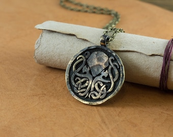 H.P. Lovecraft Cthulhu Octopus Necklace Brass Metal With 22 Inch Long Metal Chain