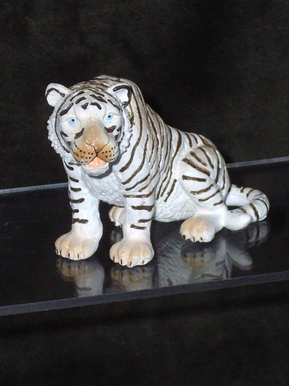 Vintage Model Schleich White Tiger Schleich by HeyJudeCollection