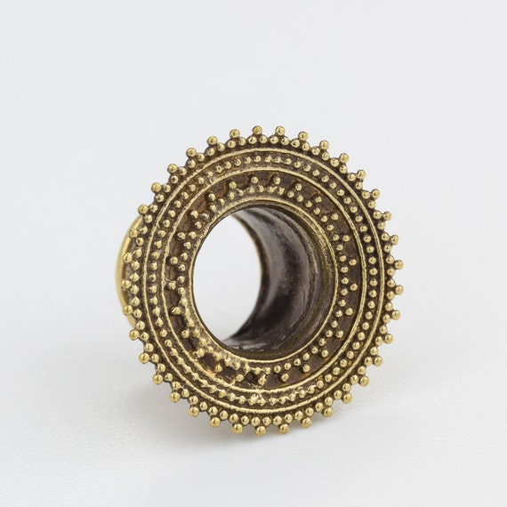 Brass ear tunnel 10m00g. 00g tunnels. ear gauges. ear