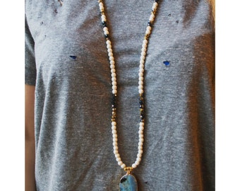 Beaded Necklace with Agate Stone Pendant