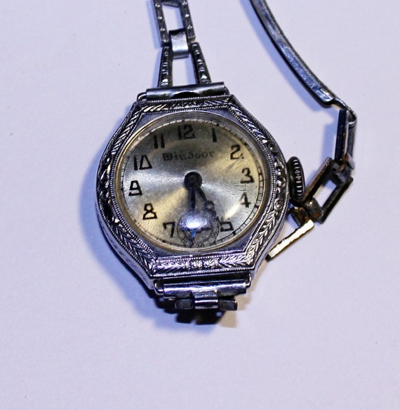 Vintage Ladies Windsor Watch Small Ladies Watch Silver