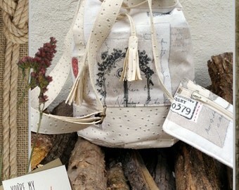 Sac seau bandoulière simili cuir autruche, écru, tissu en lin "souvenirs"