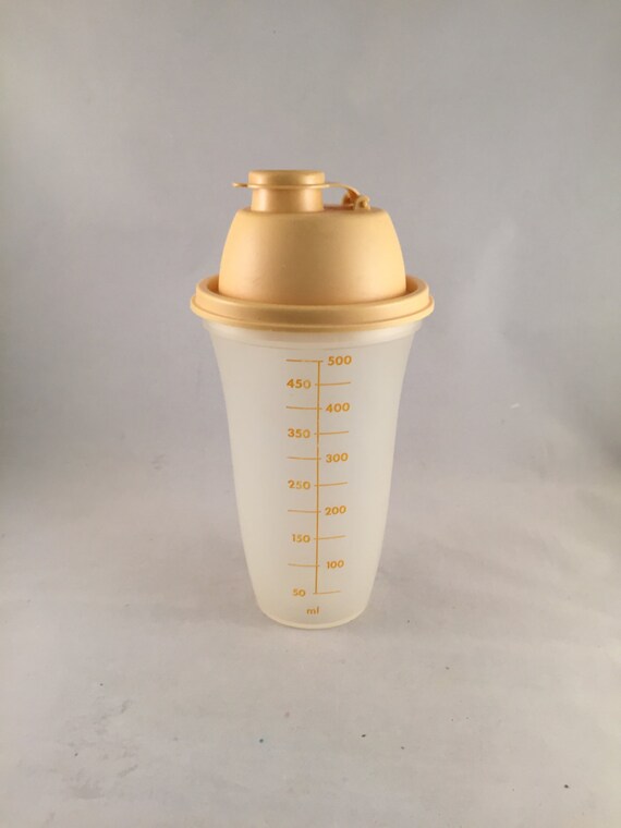 tupperware quick shake vintage gravy base 3 piece shaker