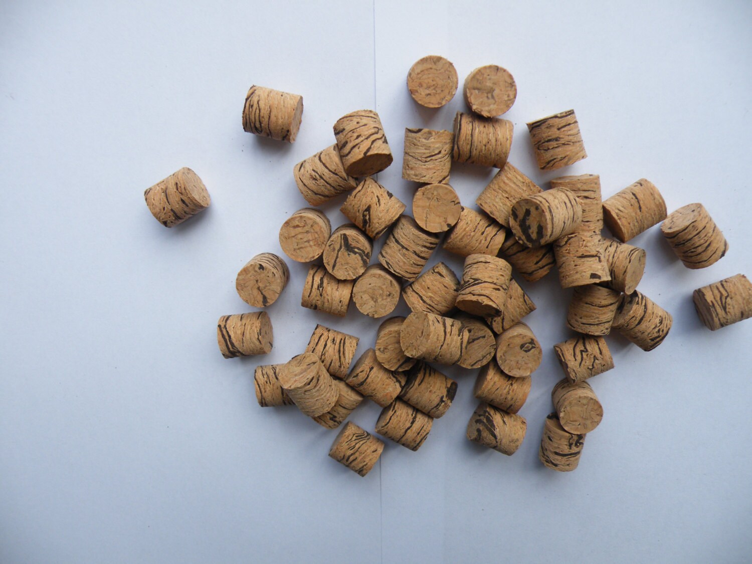 50 Decor Cork plugs with 1/2 x 1/2 black cloud