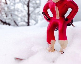 1930s (B190) Barclay Woman on Skis in Pink