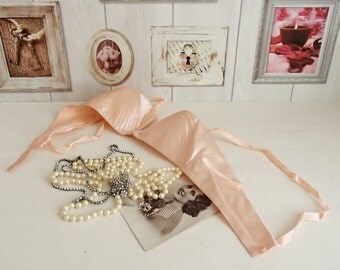 Divine vintage French satin plunge-front bra c1950s~Peachy satin~Unused lingerie stock~Boned centre, top-stitching & button closure (FB1)