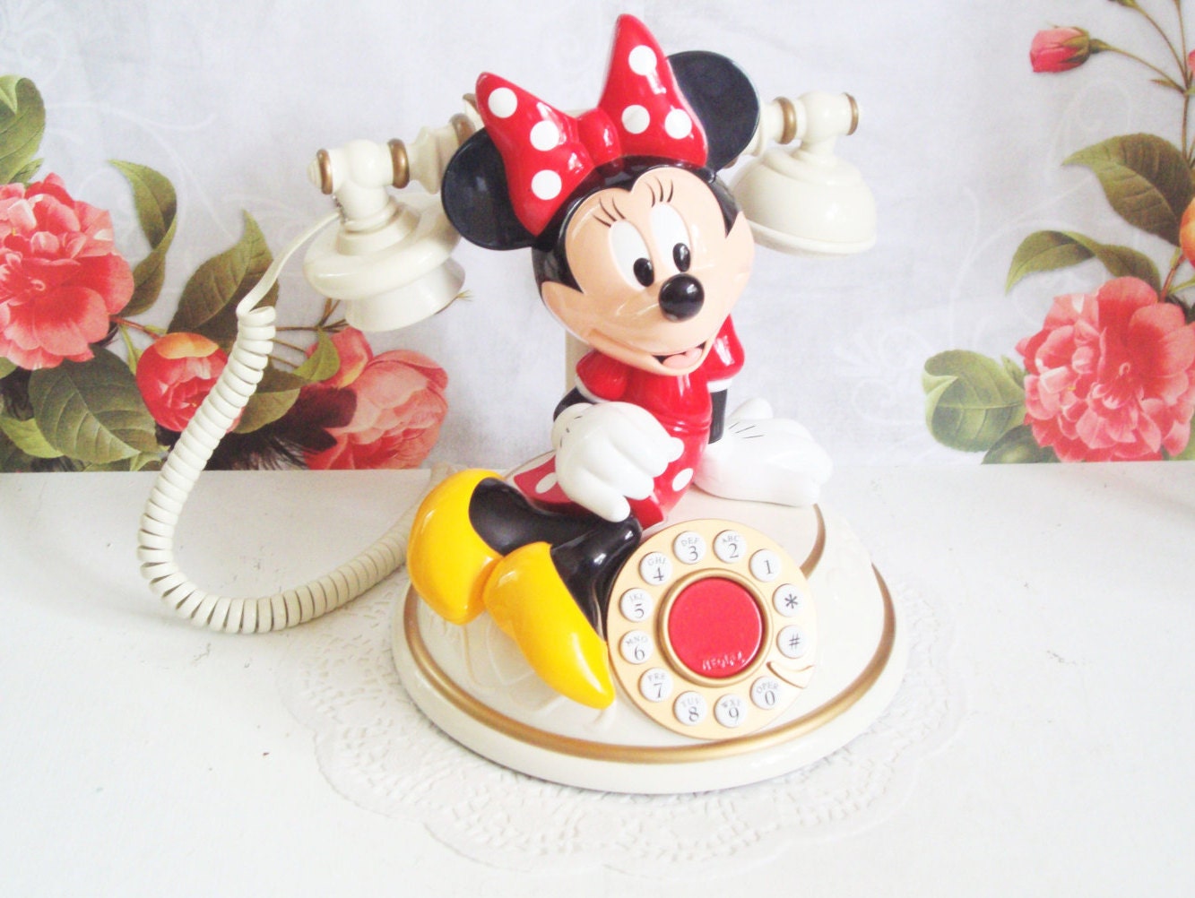 minnie mouse toy telephone