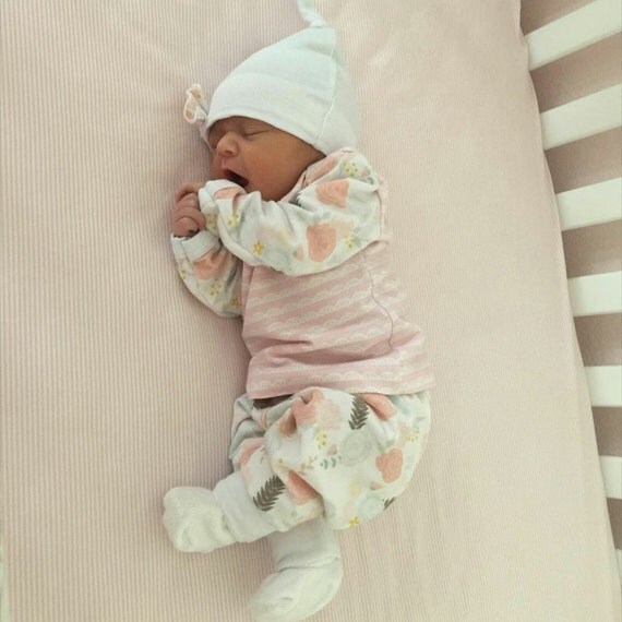 Baby girl coming home outfit//Winter white floral//Pink lace