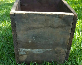 primitive toy box