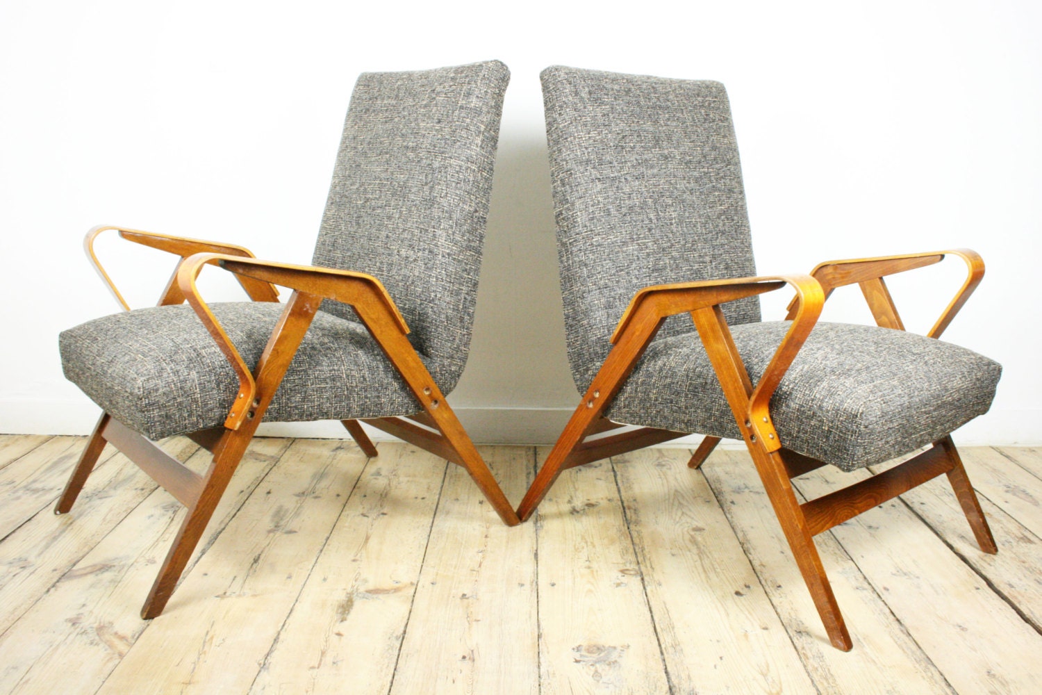 Vintage zetel mid century geherstoffeerde door vintagevitrineshop