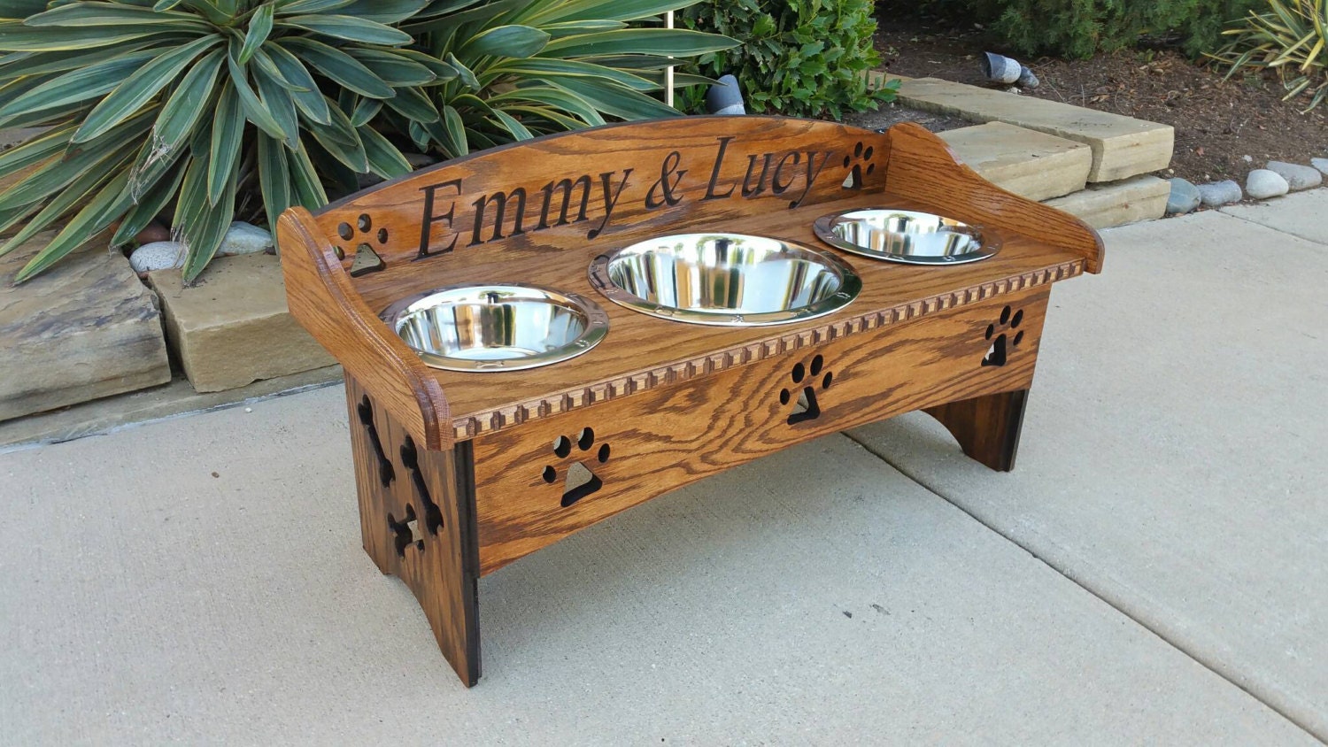 3 Bowl Dog Feeder with Backsplash and my 2 paw design on the