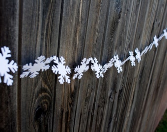 White Snowflake Garland, Paper Snowflake Garland, Christmas Garland, Holiday Garland, Snowflake Garland