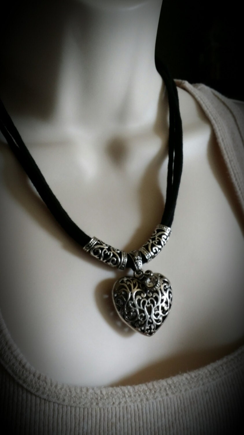 Celeeya Women's Choker Black Multi Cord Heart Pendant by Celeeya