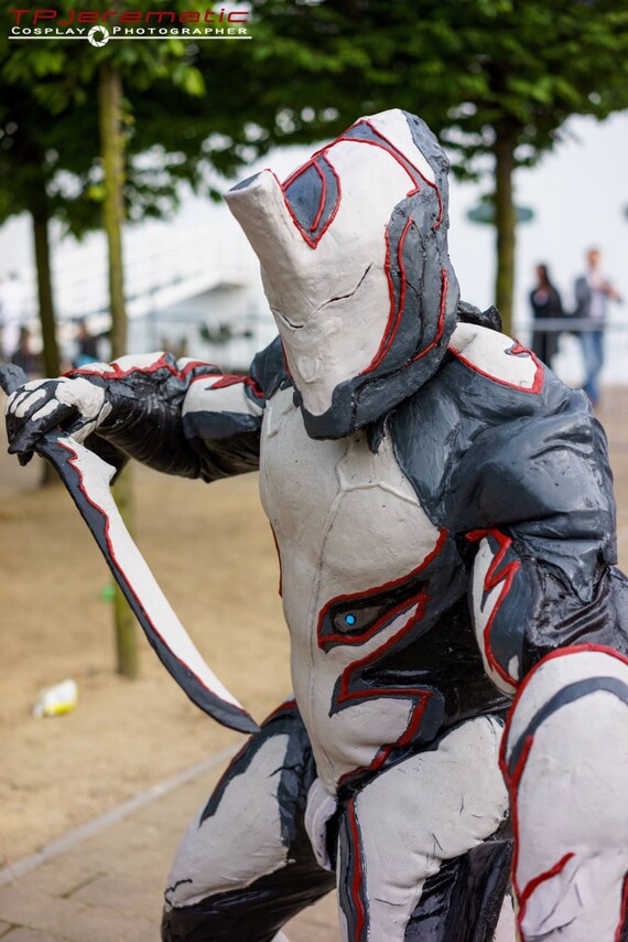 WARFRAME EXCALIBUR MUSCLE Suit Costume