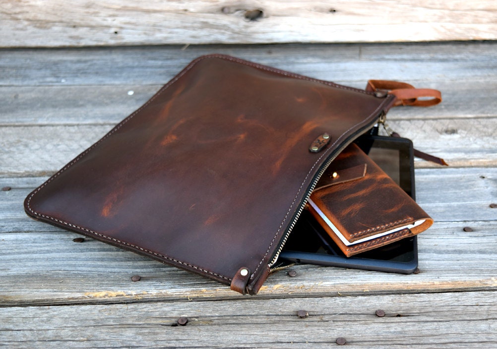 mens leather hand pouch