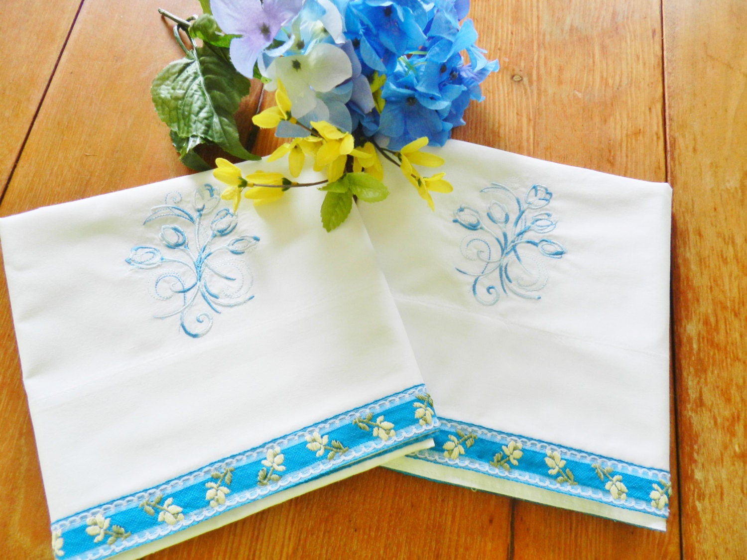 Blue Tulip Pillowcases Machine Embroidered Pillowcases Never