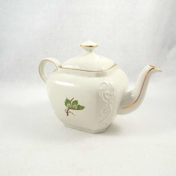 Vintage Wood and Sons Burslem England Ellgreave Teapot with