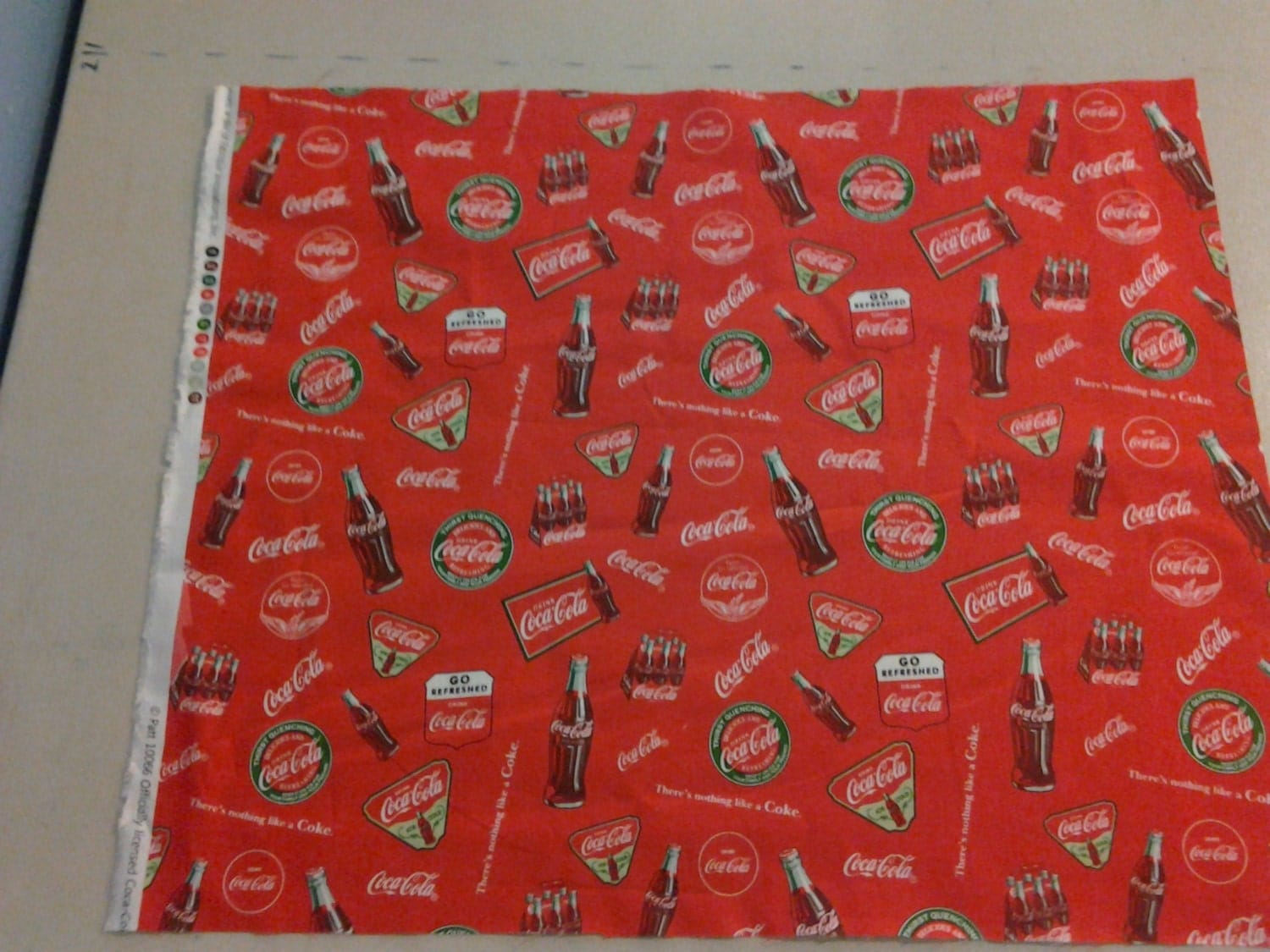 coke / coca cola fabric 245075