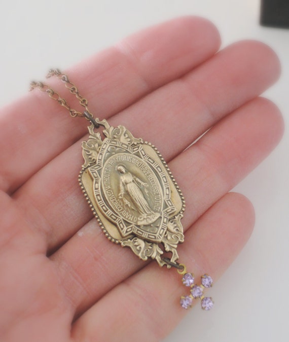 Vintage Necklace Mother Mary jewelry by chloesvintagejewelry