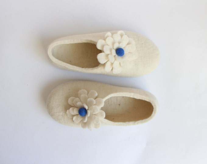 Mom Birthday White Floral Slippers, Rubber Soles, Felted Wool Shoes, Christmas in July, Wedding Shoes, 100% Wool Indoor Outdoor, Mothers Day