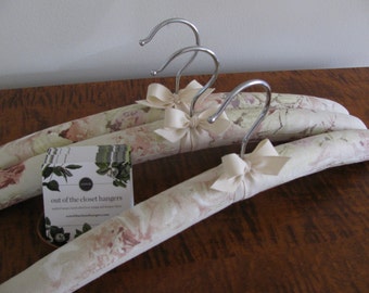 Padded Hangers, Linen Hangers, Ivory Floral Hangers, Pastel Floral Hanger, Floral Linen Hangers, Linen Floral Hangers, Covered Hanger Set