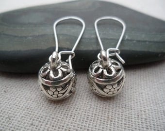 Silver Boho Dangle Earrings - Bohemian Drop Earrings - Silver Bali Earrings - Simple Everyday Silver Earrings -