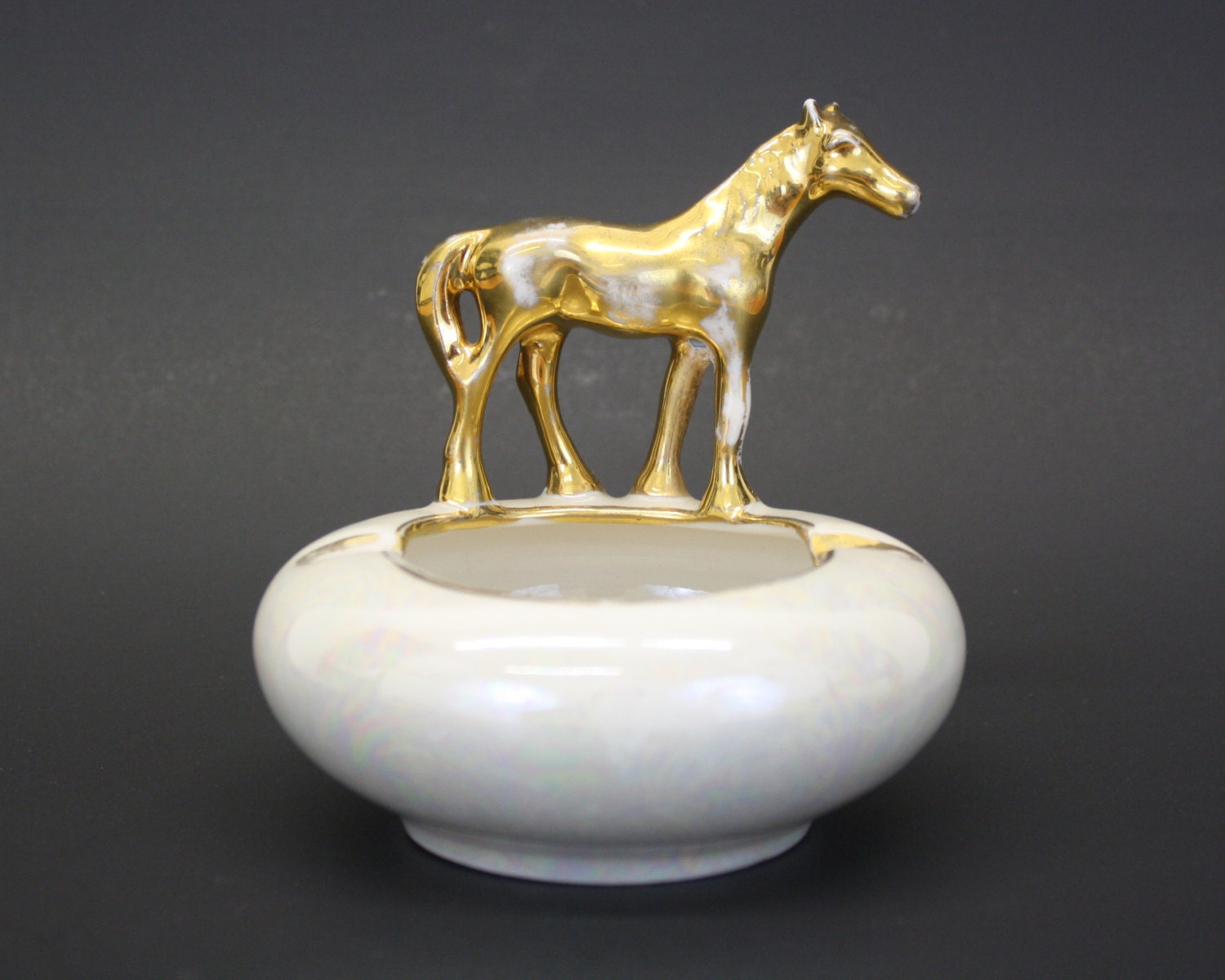 Vintage 22kt Gold Horse Ashtray Pearl China E1489