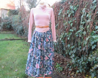 Full Skirt / Skirt Vintage / Full Skirt Floral / Viscose / Size EUR42 / 44 / UK14 / 16 / Pink / White / Lilac / Blue