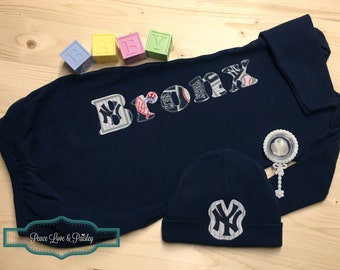 New York Yankees Baby Personalized Baby Gown and Hat Set, Baby Yankees, Personalized Baby Boy, Newborn Gown, Baseball Baby, NY Yankees