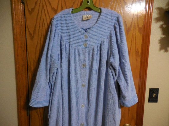 Vintage BLUE Button Down Chenille ROBE Tagged Leisure