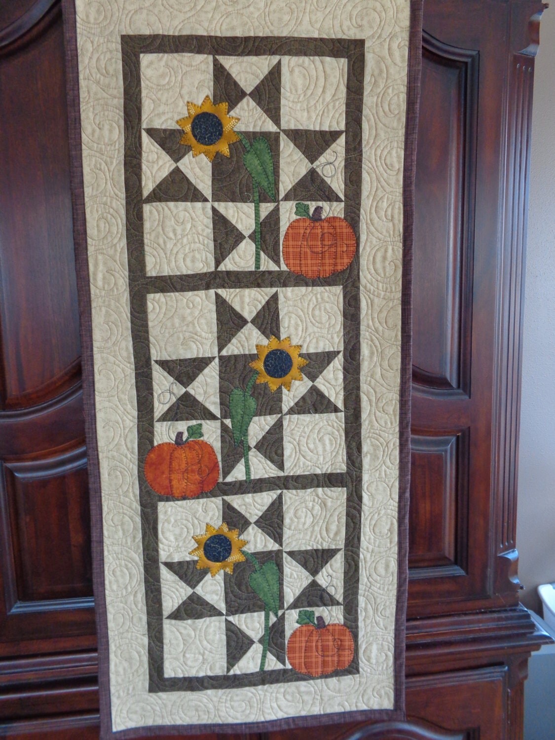 sunflower-and-pumpkins-fall-wall-decor-quilt-fall-quilt