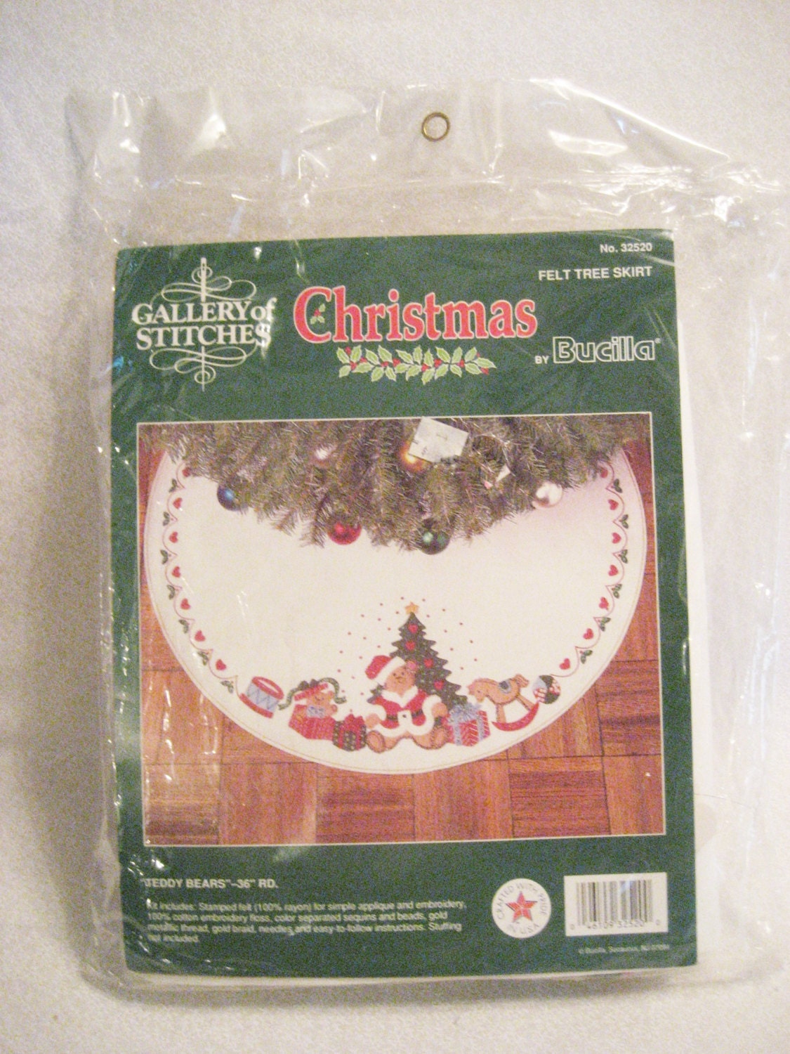 Bucilla Teddy Bears Felt Christmas Tree Skirt Kit 36 inch