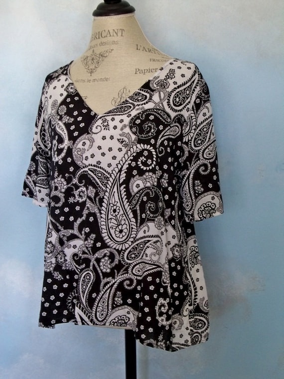 Women's tunic top black and white paisley by CalCoastCreations