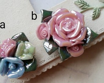 Two Holes and Flat Back Porcelain Cluster Roses (t.h)(t.a)