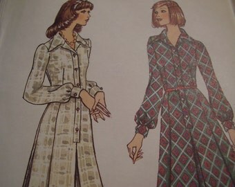 Vintage 1970's Vogue 8491 Dress Sewing Pattern, Size 10, Bust 32 1/2