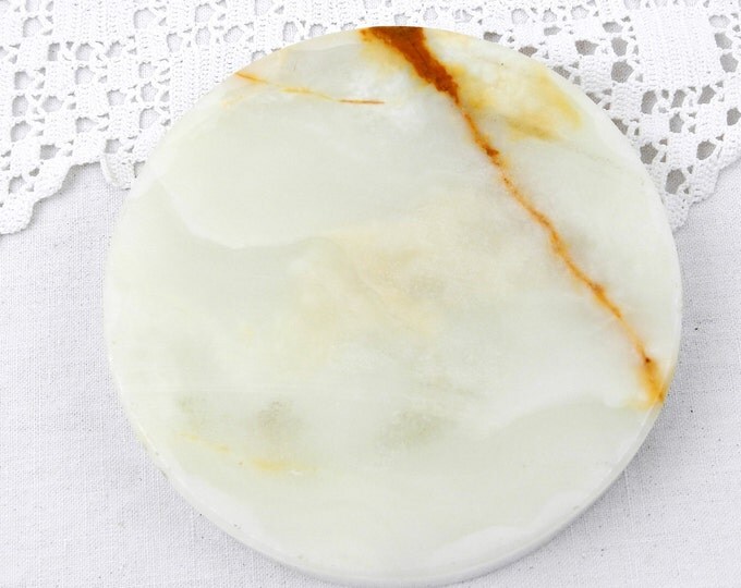 Vintage Carved Pale Onyx Marble Agate Stone Ashtray, Mid Century Decor, Retro, Man Cave, Semi Precious, Tobacciana, Smoking, Collection, Vintage Carved Pale Onyx Marble Agate Stone Ashtray, Mid Century Decor, Retro, Man Cave, Semi Precious, Tobacciana, Smoking, Collection,