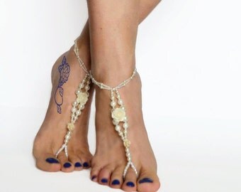 Ivory Beaded barefoot sandals, Feet jewelry, Beach wedding Barefoot Sandals, Feet Thongs, Footless sandals, Ankle Bracelet, Bridesmaid, Boho