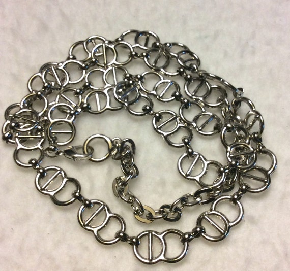 Vintage 1980's silver figure 8 chain chain links necklace