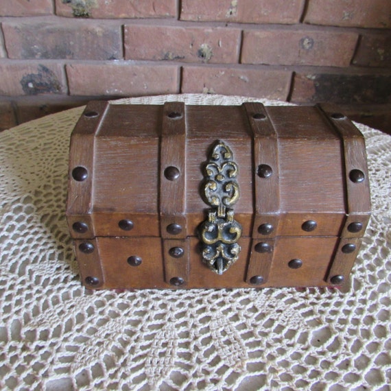 Vintage Treasure Chest Jewelry Box.