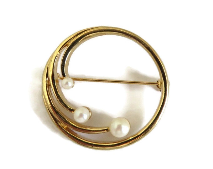 Monet Circle Brooch - Vintage Faux Pearl Gold Tone Circle Pin, Gift idea, Gift Box