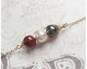Three Peas in a Pod Necklace - Gold Pea Pod Necklace - Wire Wrapped Necklace with 3 Pearls - Mother Gift for Triplets - Pea in a Pod Jewelry