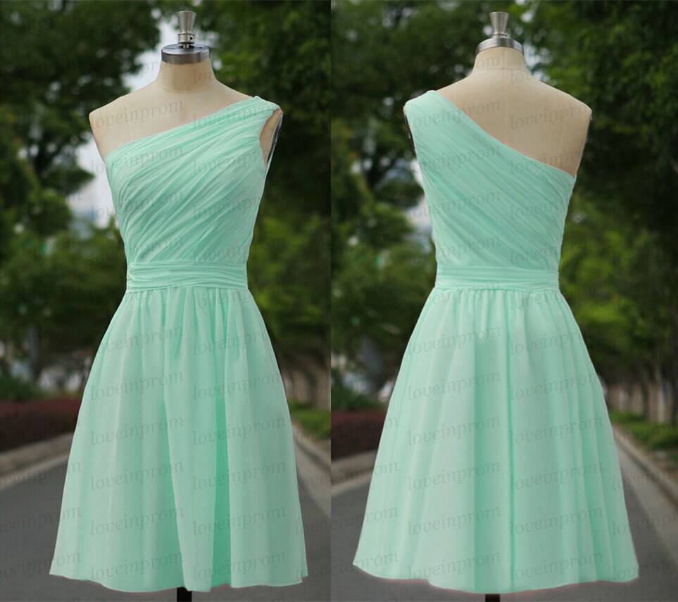 mint green prom couple