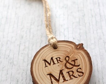 Engraved tree slices | Etsy