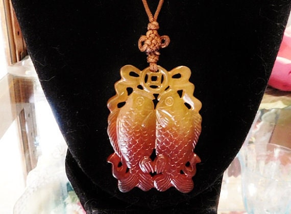 Pendant Chinese Twin Koi Golden Carp Double Fish Kissing Feng Shui Carnelian Agate Pendant Symbol Asian Hand Carved Prosperity Love Harmony